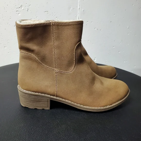 St. John's Bay Brown Ankle (Dobie) Booties Sz 8 NWOT - Picture 2 of 10